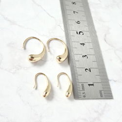 オフィスでも使える定番ピアス！小さなしずく型のピアス（ゴールド/シルバー ）秋　プチギフト　メンズ　華奢　クリスマス 12枚目の画像