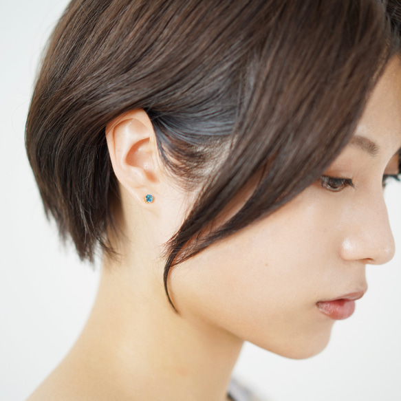 小さなルビーの14kgfスタッドピアス　ゴールド　天然石　プチギフト　赤　金属アレルギー対応　冬　クリスマス 11枚目の画像