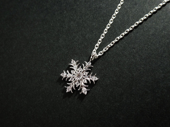 スノーフレークのシルバー925ネックレス　雪の結晶　シルバー　金属アレルギー対応　冬　クリスマス　雪 3枚目の画像