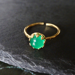 グリーンオニキスのリング（フリーサイズ）指輪　ゴールド　天然石　緑　 6枚目の画像