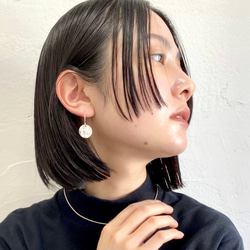 満月のようなコインの14kgfピアス コインピアス　金属アレルギー対応　メンズ　ゴールド　サージカルステンレス　冬 9枚目の画像