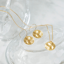 満月のようなコインの14kgfピアス コインピアス　金属アレルギー対応　メンズ　ゴールド　サージカルステンレス　冬 16枚目の画像