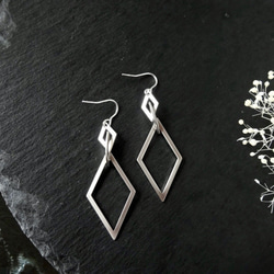 金属アレルギー対応！ トリプルダイヤのシルバー925ピアス メンズ