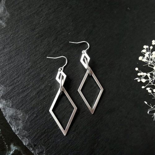 金属アレルギー対応！ トリプルダイヤのシルバー925ピアス メンズ