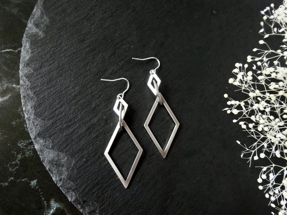 金属アレルギー対応！ トリプルダイヤのシルバー925ピアス メンズ