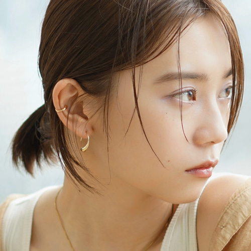 シックな光沢感☆【HERMES】シンプルイヤーカフ♪ org.jpg