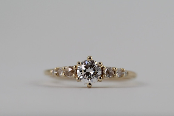 "Aelin"Round Cut White Diamond 14K Yellow Gold Ring/堆疊戒/結婚 第1張的照片