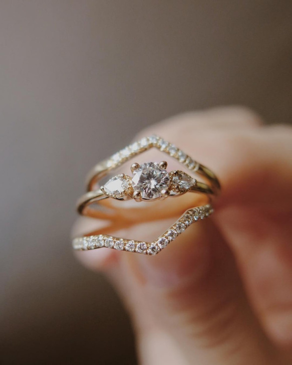 "Chevron II" White Diamond 14K Yellow Gold Handmade/堆疊戒/指節環 第3張的照片