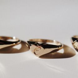 【免費客製】Heart Customize Signet Character Ring 14K Gold Ring 第1張的照片