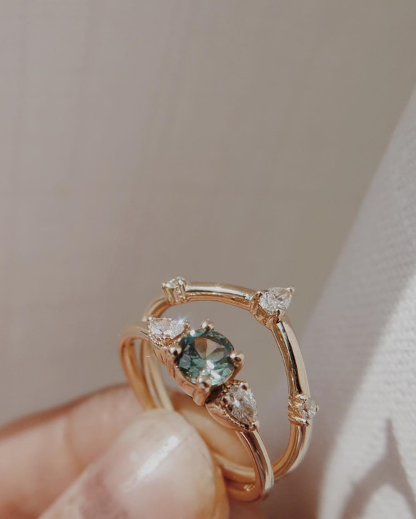 "Paloma"Mint Sapphire White Diamond 14K Gold Ring/指節環/沙弗萊石 第3張的照片