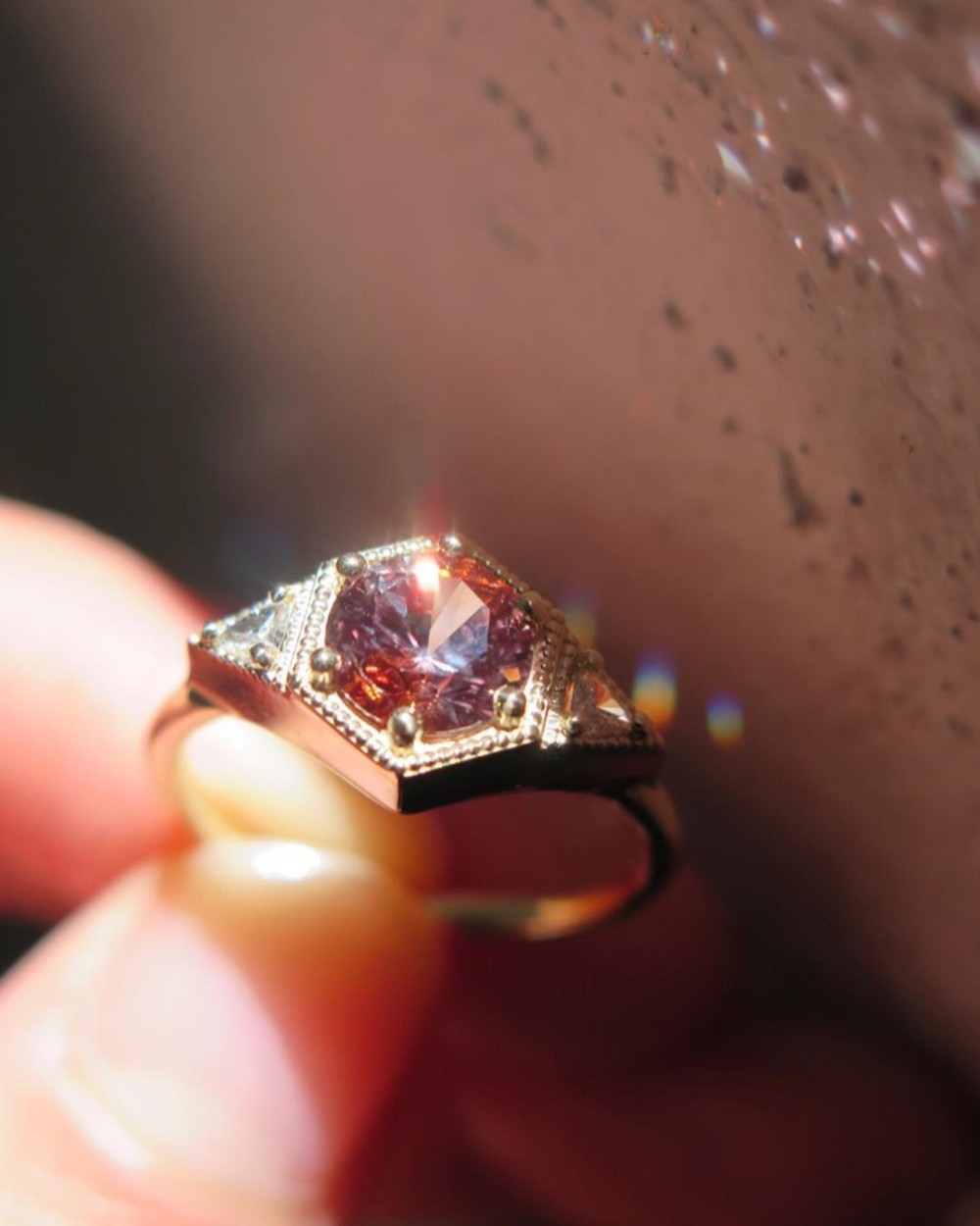 「ピーチドレア」ピーチサファイア14Kイエローゴールドリング/スタックリング/シャフラーストーン