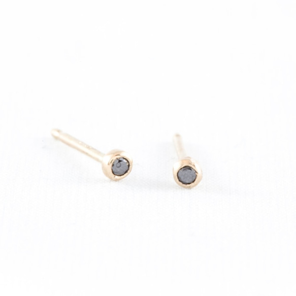 Round White Diamond 14k Yellow Gold Handmade Earrings/黑鑽/哥德式 第1張的照片