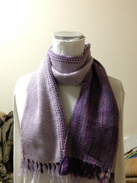 手織りウールのマフラー  紫色 6枚目の画像