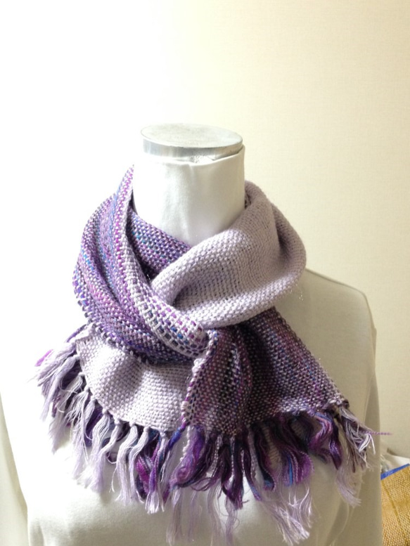 手織りウールのマフラー  紫色 7枚目の画像