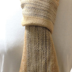 手織りウールのマフラー  茶色/ベージュ 7枚目の画像