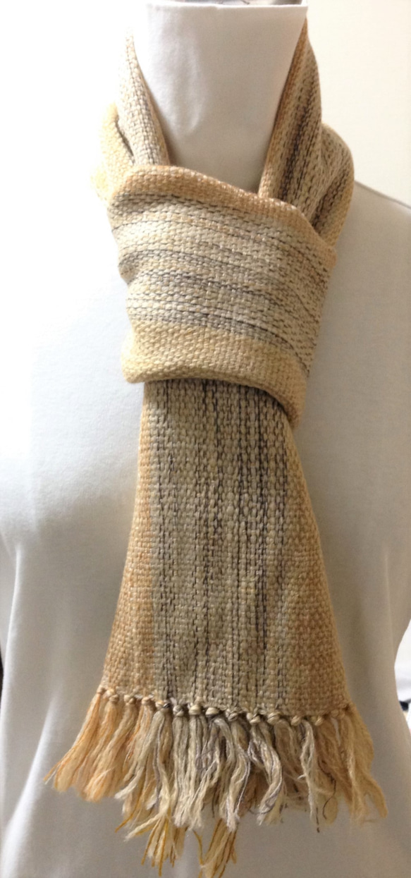 手織りウールのマフラー  茶色/ベージュ 7枚目の画像