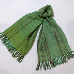 手織りウールのマフラー  緑色 3枚目の画像