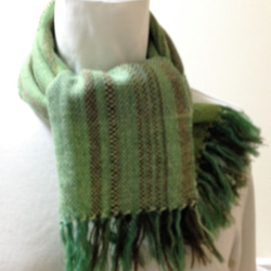 手織りウールのマフラー  緑色 6枚目の画像