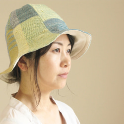 シルクの着物を裂いて織る　naonaoの裂織帽子　一点もの　送料無料 1枚目の画像
