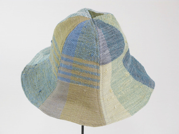 シルクの着物を裂いて織る　naonaoの裂織帽子　一点もの　送料無料 3枚目の画像