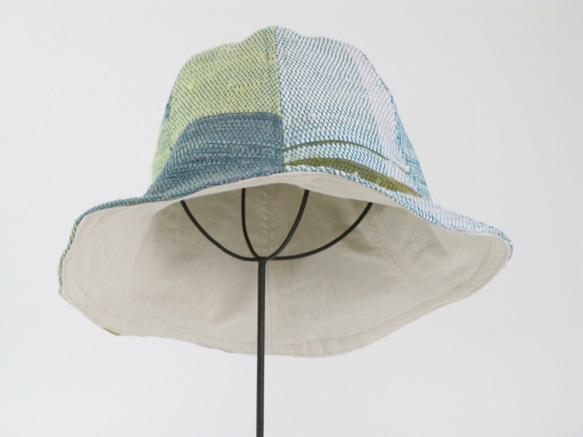 シルクの着物を裂いて織る　naonaoの裂織帽子　一点もの　送料無料 4枚目の画像