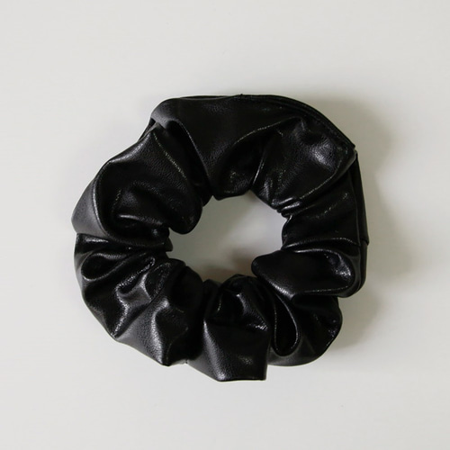 Medium Square Leather-Style Scrunchie – heyep