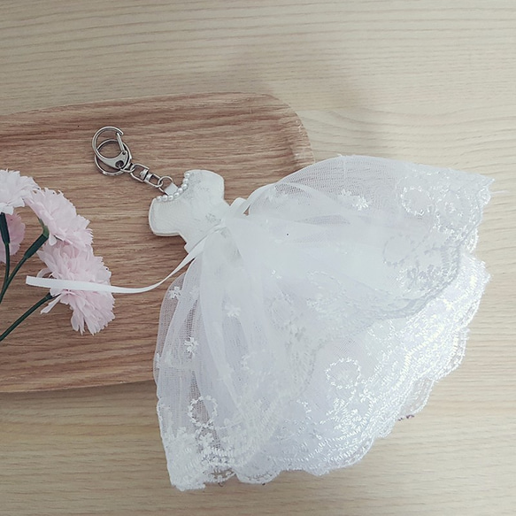 連衣裙鑰匙扣，白色，鑰匙圈為婚紗，結婚禮物，結婚禮物 第5張的照片