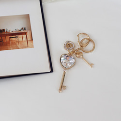 閃光水晶心形鑰匙鑰匙扣和包包吊飾，心形，心形，愛 第1張的照片