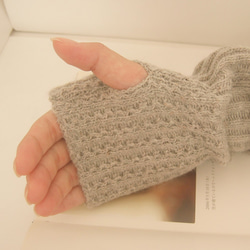 ウールハンドウォーマーロンググレー,hand knit arm warmers,冬向け 3枚目の画像