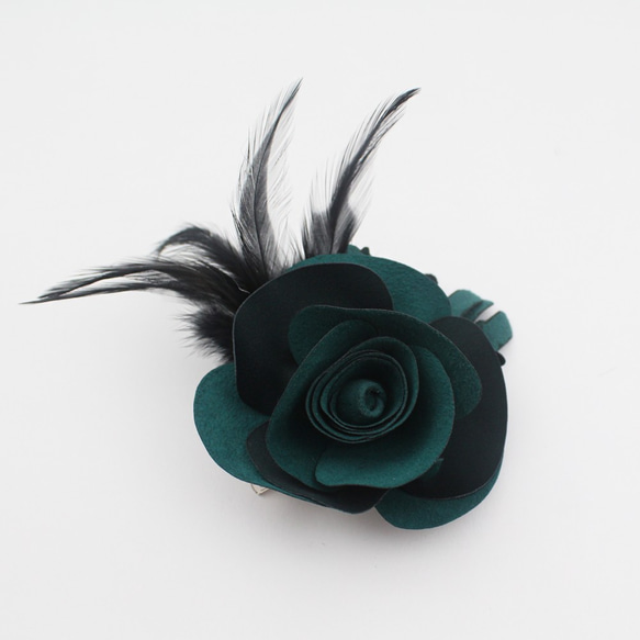 [Creema限定] Jade green feather Flower corsage 2枚目の画像