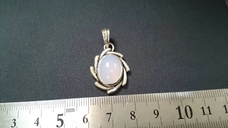 ブルーカルセドニーのペンダント