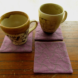 刺し子分銅模様のコースター 古代紫色×　緑色糸 2枚目の画像
