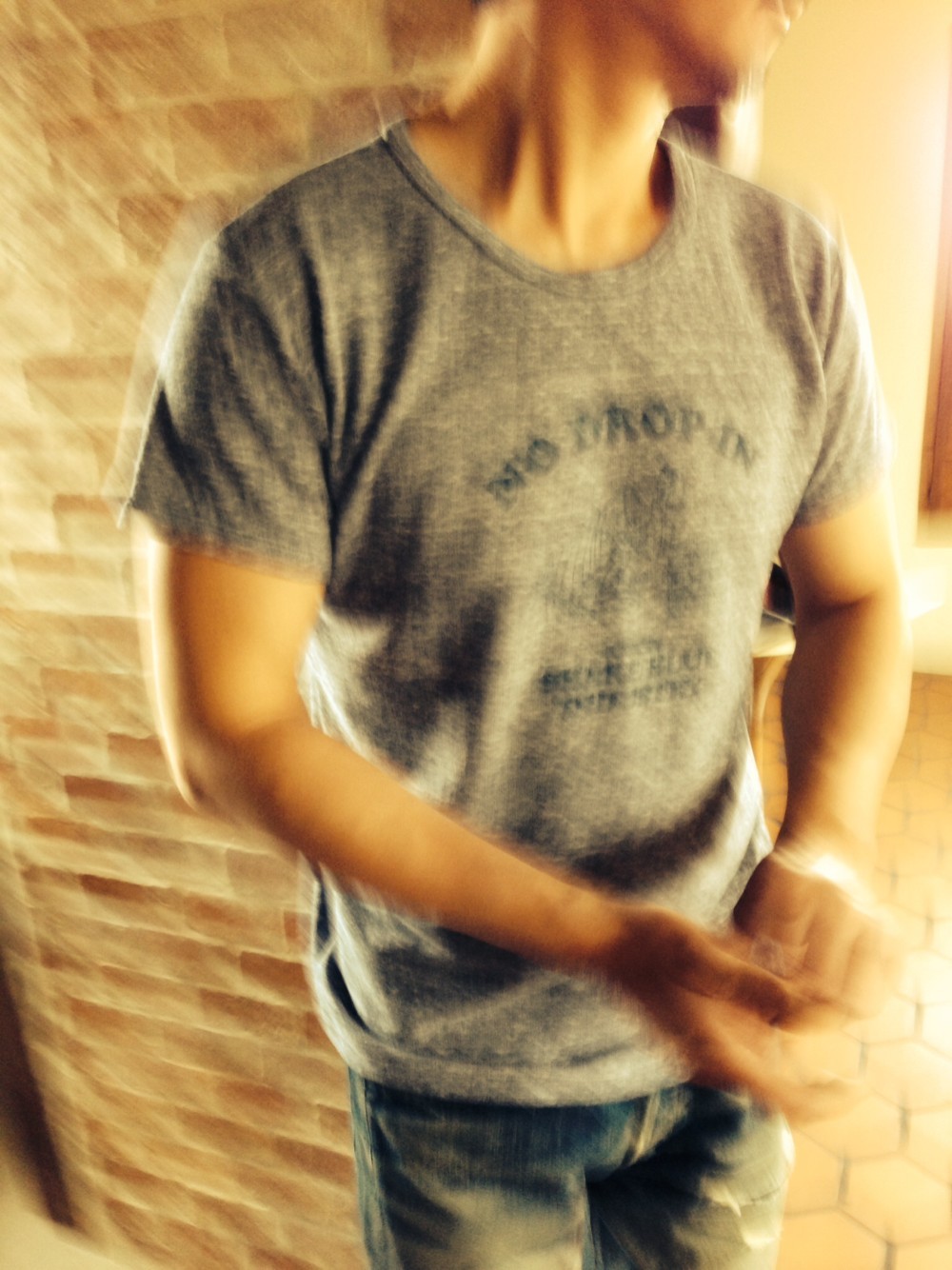 数量限定　NO DROP IN　くたっとしたゆるTシャツ　薄い綿のTシャツ　男女兼用　Tシャツ　サーフボード　サーフィン