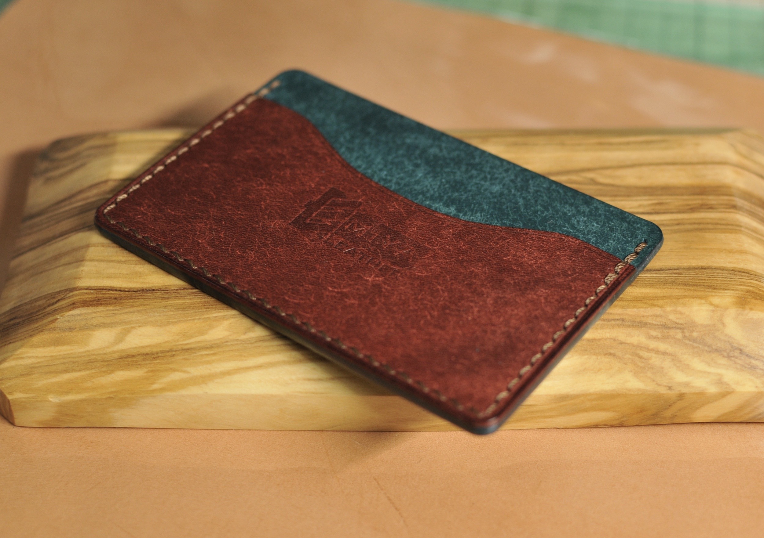 財布にも入るパスケース プエブロ仕様 ペトローリオ(青緑) 革 レザー