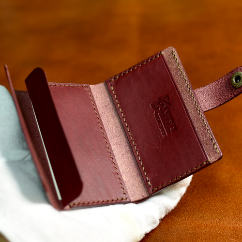 ミネルバリスシオのコンパクトウォレット ワインレッド 革財布 小さい