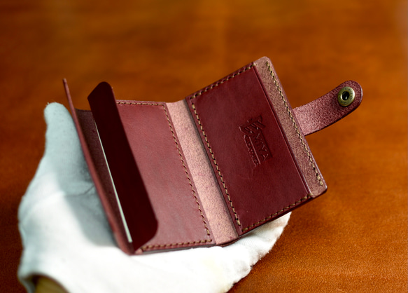 ミネルバリスシオのコンパクトウォレット ワインレッド 革財布 小さい