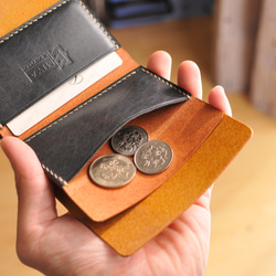 イタリアンレザーのコンパクトウォレット 内装オレンジ 三つ折り財布 小さい財布 革 レザーウォレット 4枚目の画像