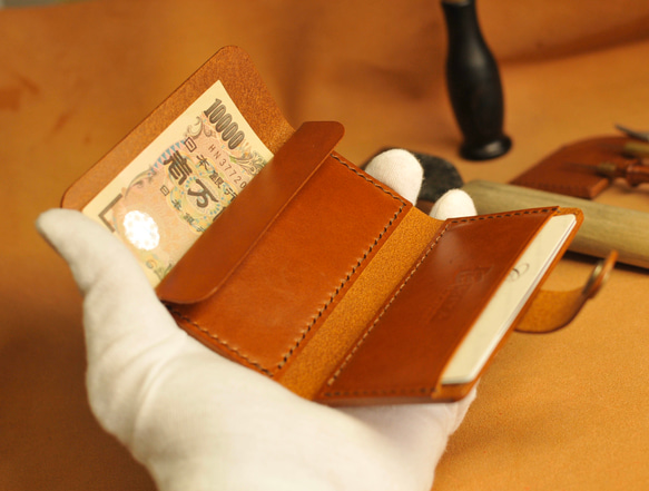 イタリアンレザーのコンパクトウォレット 黒 革財布 小さい財布 三つ折り財布 レザーウォレット 革 6枚目の画像