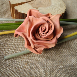 一枚革で創る薔薇のコサージュ 3枚目の画像