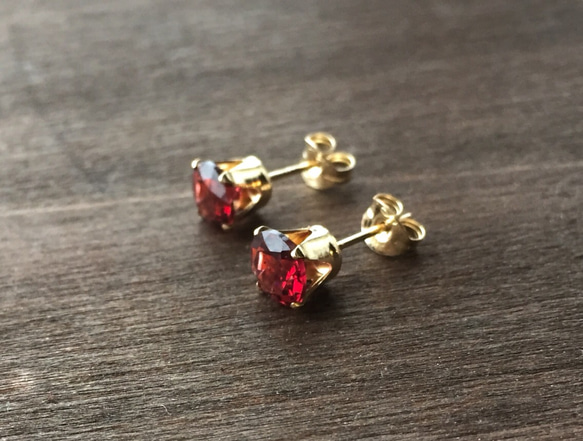 14kgf〜Garnet〜ピアス  6mm 3枚目の画像