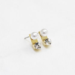 [2 件] 1 粒珍珠 &amp; 1 粒立方耳環 [金色] [無鈦貼扣] -mt-3067 第1張的照片