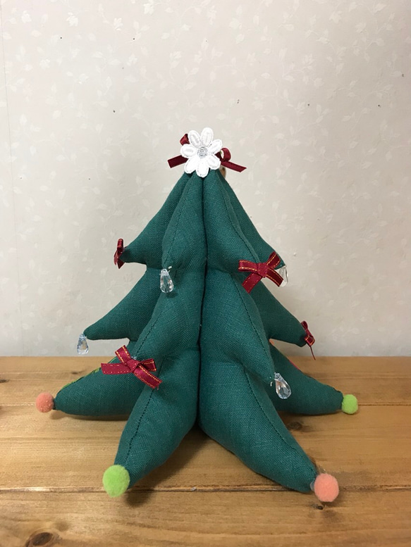 リバティとリネンのクリスマスツリー 3枚目の画像