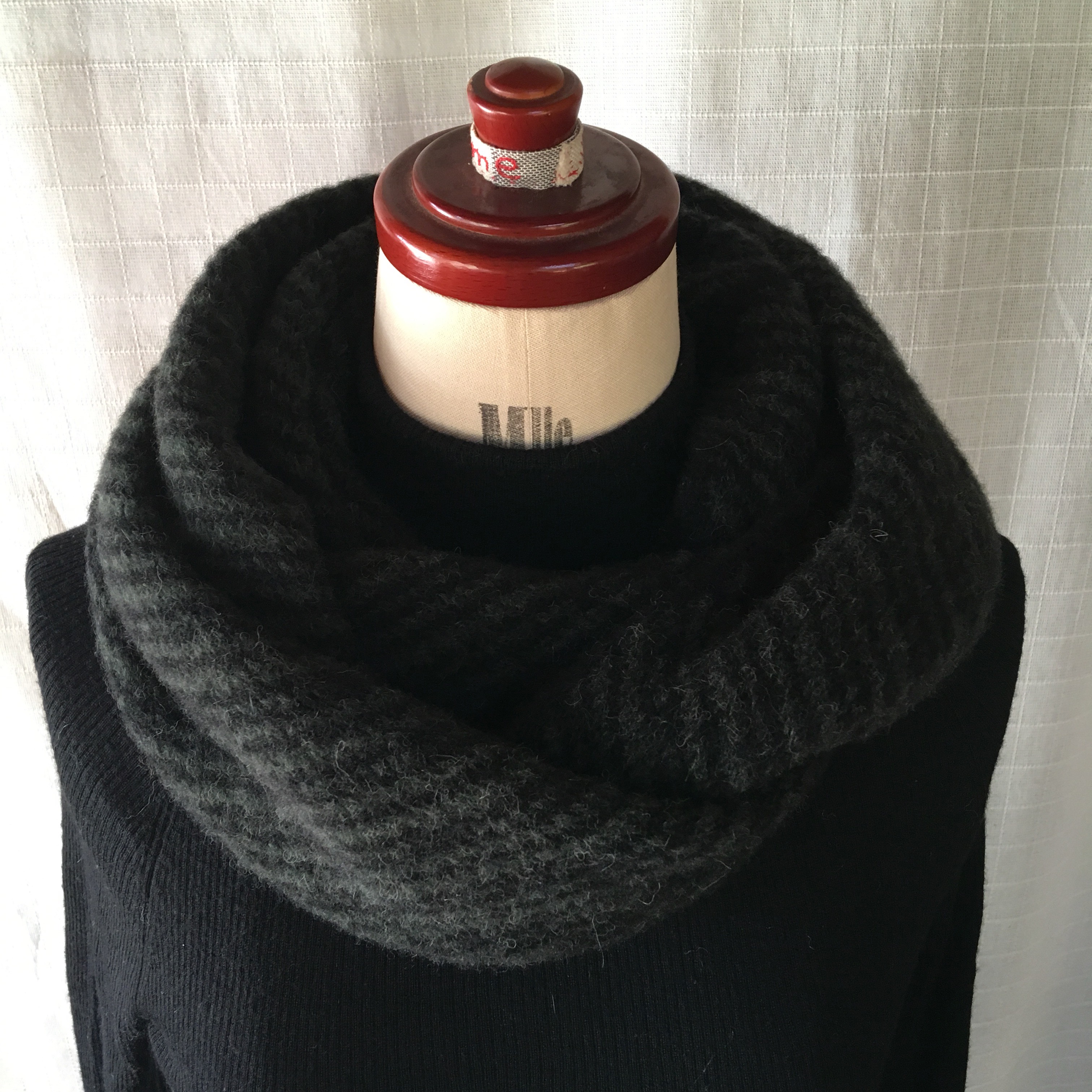 ふわふわ♪ベビーアルパカのニットスヌード : 斜めのストライプ編み込み 9,360円