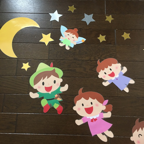 オーダーペイント ピーターパン&家族写真 ピーターパン壁面飾り その他インテリア雑貨 coco♡ 通販