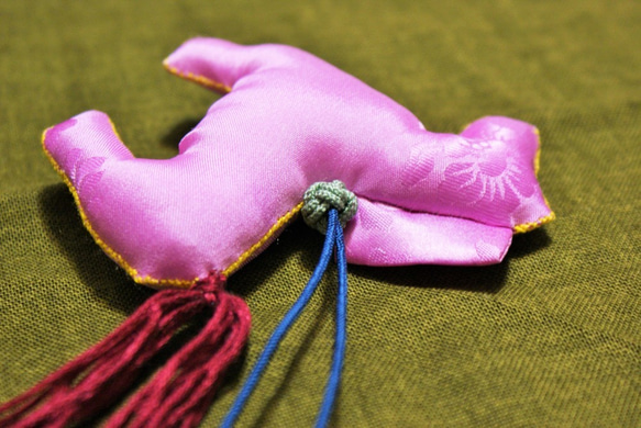 カンセ人形（薄紅、薄いピンク）　ポジャギ　馬 ロデオチャーム 3枚目の画像