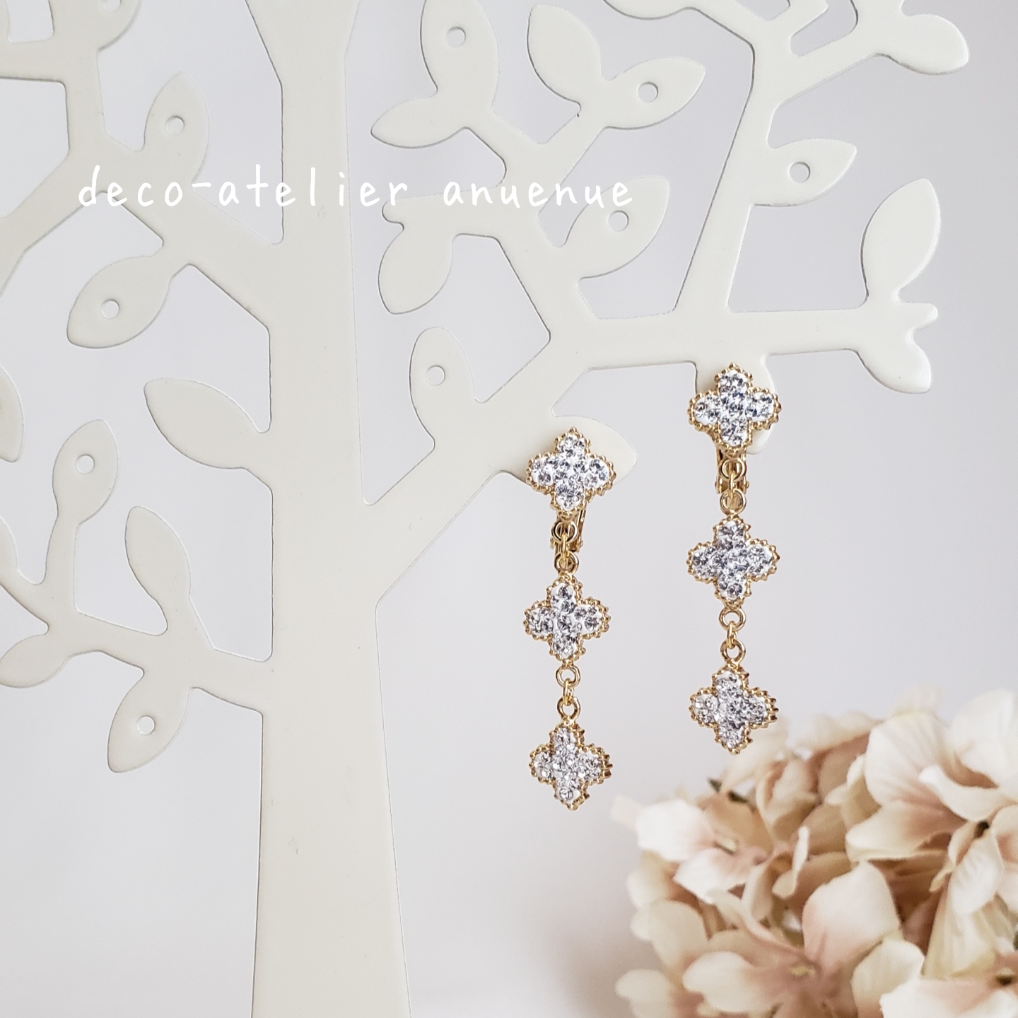 ゆれる3連フラワーイヤリング