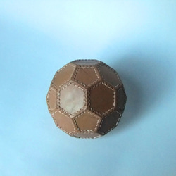 革のサッカーボール１（閉） 3枚目の画像