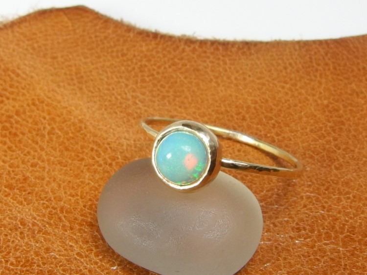 オパール真鍮リング12号　【brass】　華奢　丸　天然石　オパールリング　小粒　天然石リング　アクセサリー　シンプルリ