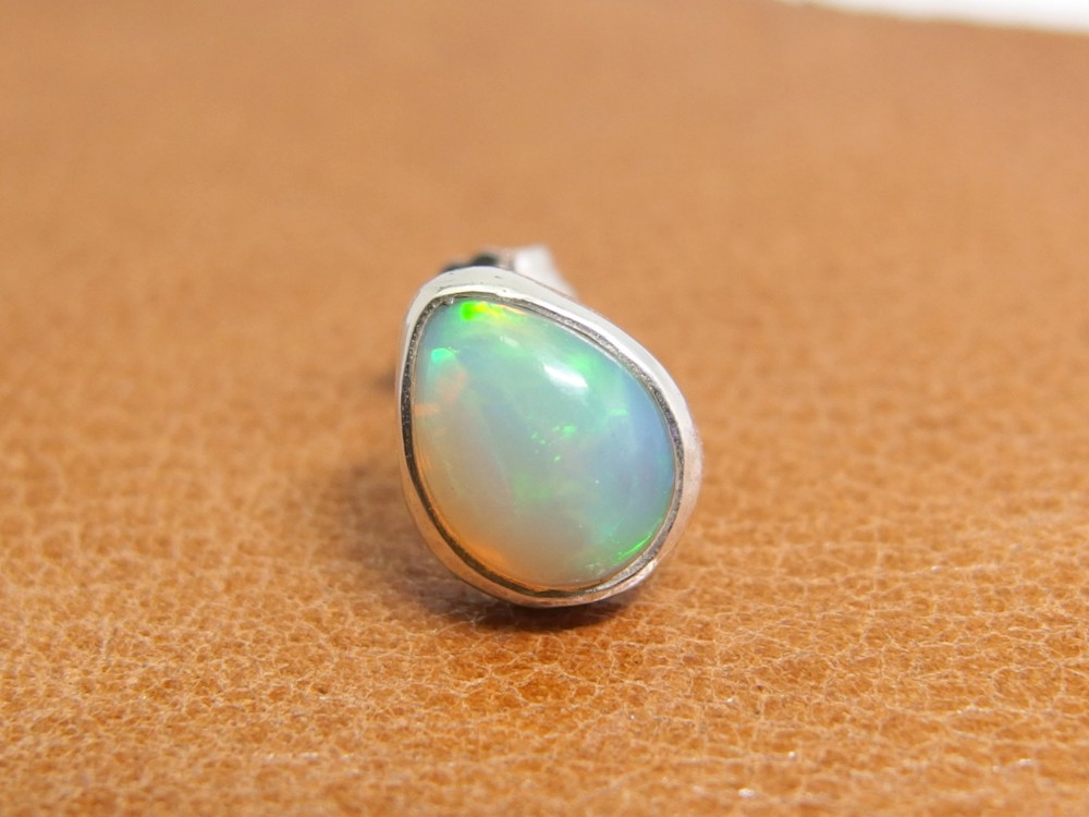 オパールピアス　E　しずく【silver】片耳用（1つ）