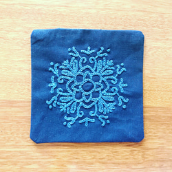 コースター（タイル模様刺繍） 1枚目の画像